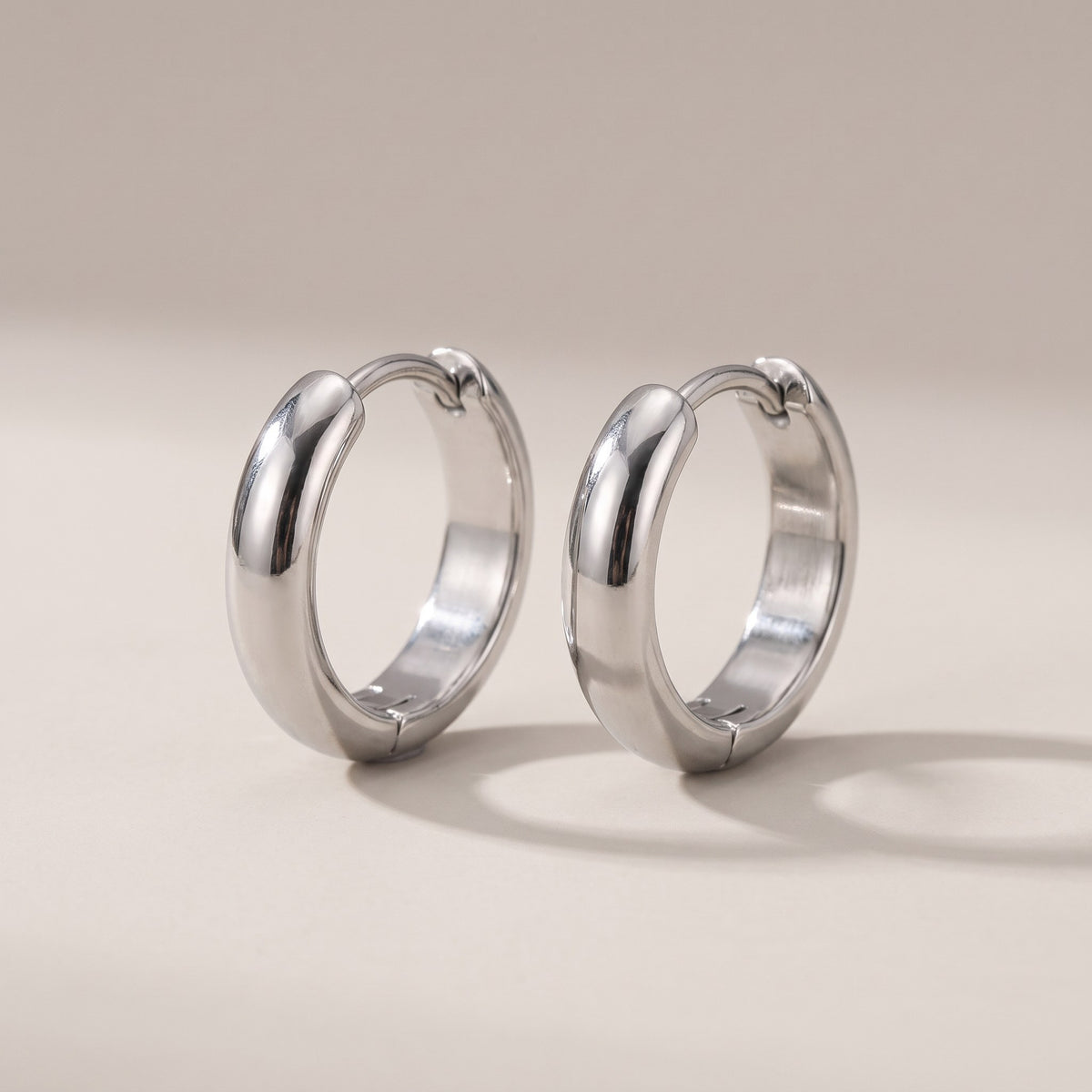 Amara Hoop Earrings in silver