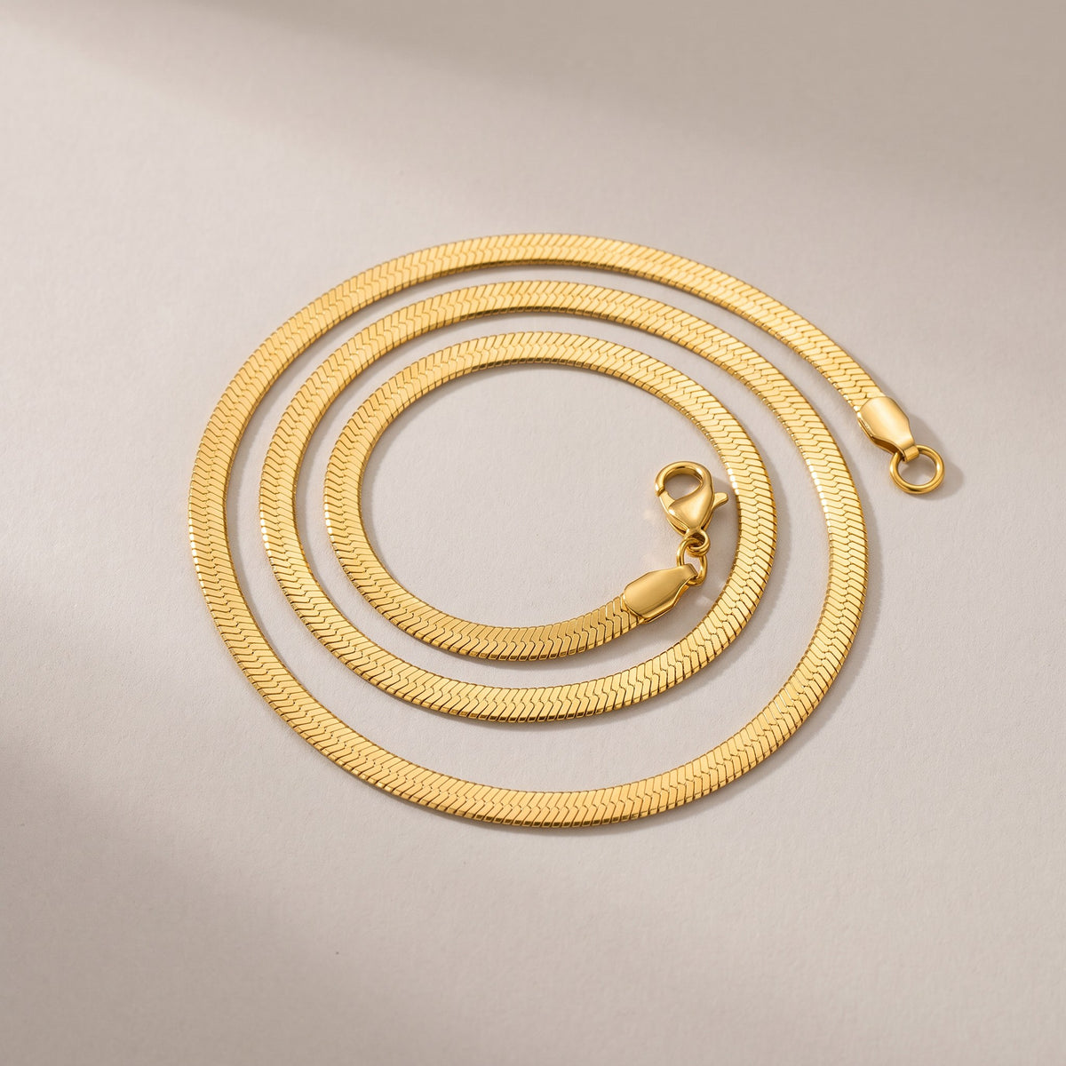 Chelsea Herringbone Necklace in gold, flat herringbone chain