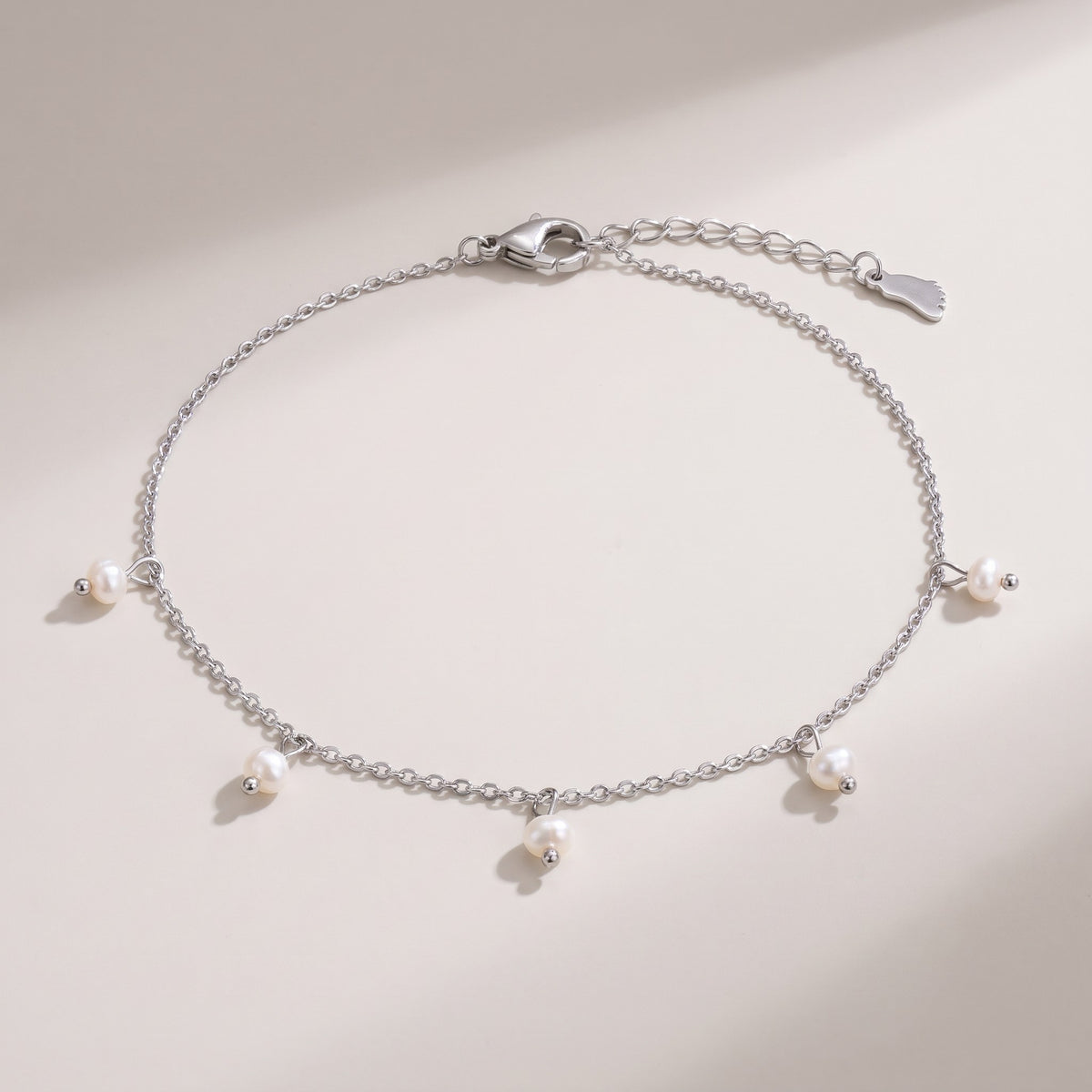 Tide Anklet in silver with freshwater pearl drops