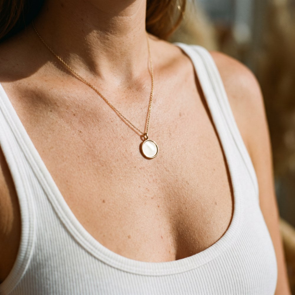 Gold coin pendant necklace