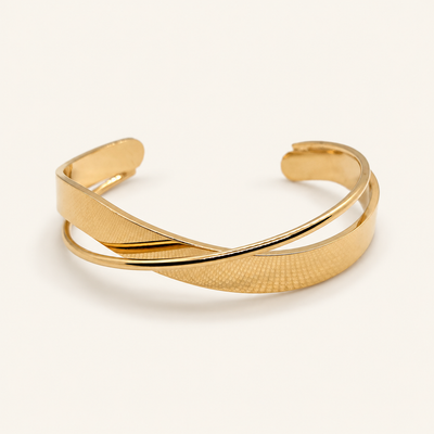 Seabreeze Bangle in gold