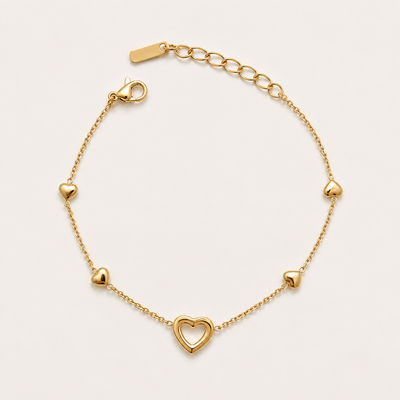 Solana Heart Bracelet in gold