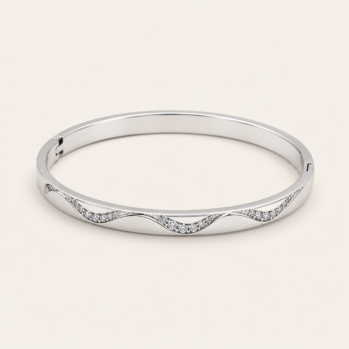 Sweetheart Luxe Bangle in silver