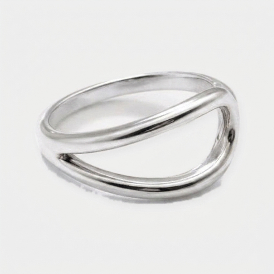 Nahele Curve Ring in silver