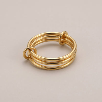 Amaretti Ring in gold, three interlocking bands