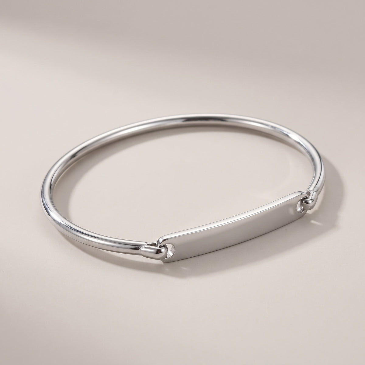 Dune Bracelet in silver, slim bangle with flat bar
